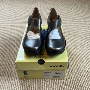 NIB Fly London Women’s Mary Jane Wedge in Ant. Silver, size EU 38 US 7.5